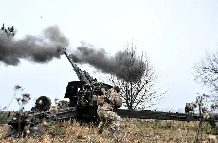 Nga: Ukraine tiến hành hàng trăm cuộc pháo kích suốt thời gian ngừng bắn